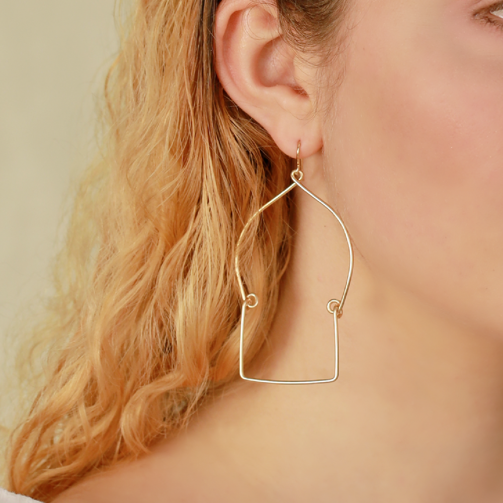 Chrissi Earrings, Purely Wired, One-of-a-kind, earring, Abstract, dangling, chandelierEarrings, Minimal Earrings, light weight, Unique, Wearable Art, Sheila Westera Jewellery, jewelry, London design, Swiss made, Gold, Abstract Jewel