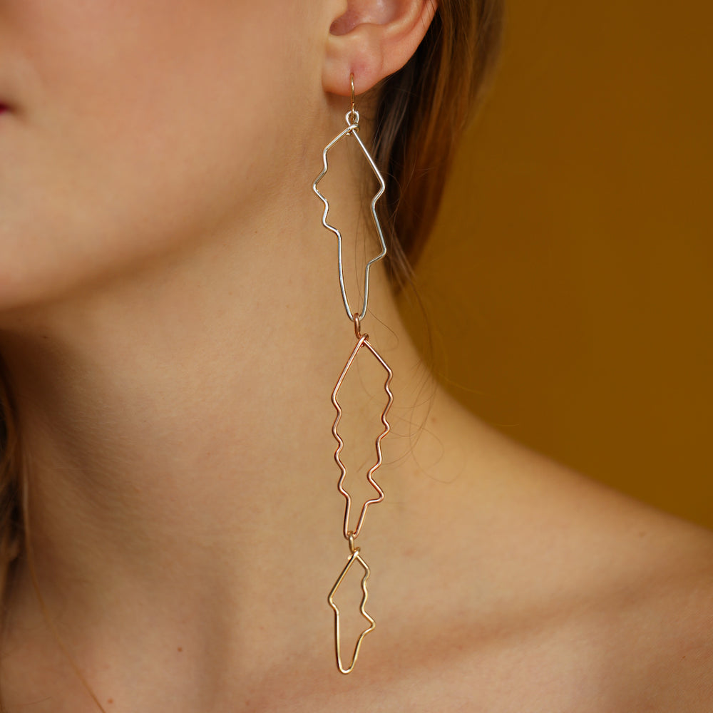 Purely Wired, One-of-a-kind, earring, Abstract, dangling Earrings, Minimal, light weight, Unique, Wearable Art, Sheila Westera Jewellery, jewelry, London design, Swiss made, SterlingSilver, RoseGold, design, fashion hoops, Glamorous, Luxury
