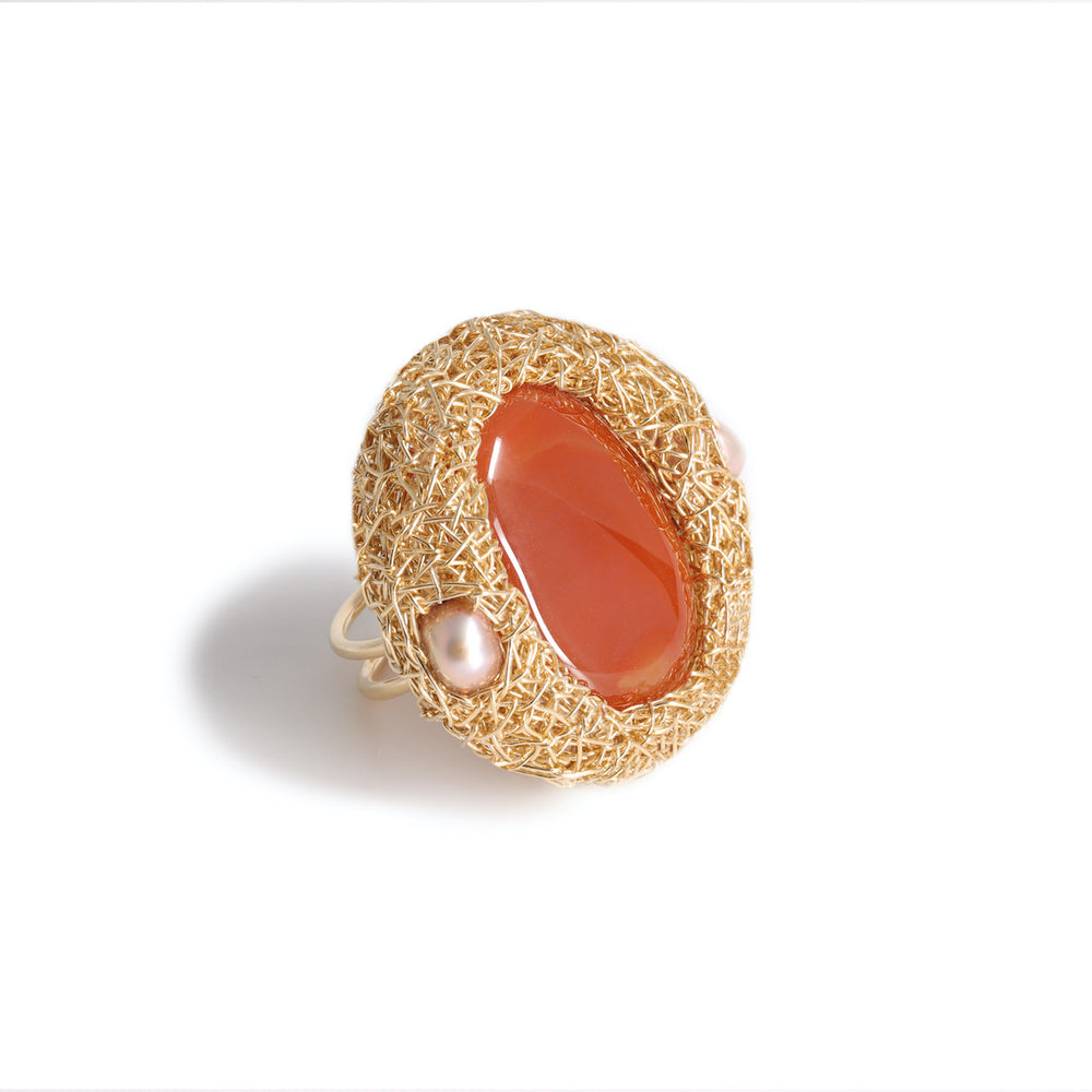 Franchi, oval stone ring, pearl, agate, orangestonering, colourful rings, Cool Style, Conversation Pieces Collection, Sheila Westera Jewellery, CocktailHour, CocktailJewel, CocktailRing, Statement jewelry, one-of-a-kind jewel, unique, wearable art, London design, Swiss made, Beautiful, StatementPiece, Jewellery maker, yellow gold ring, carnelian, 