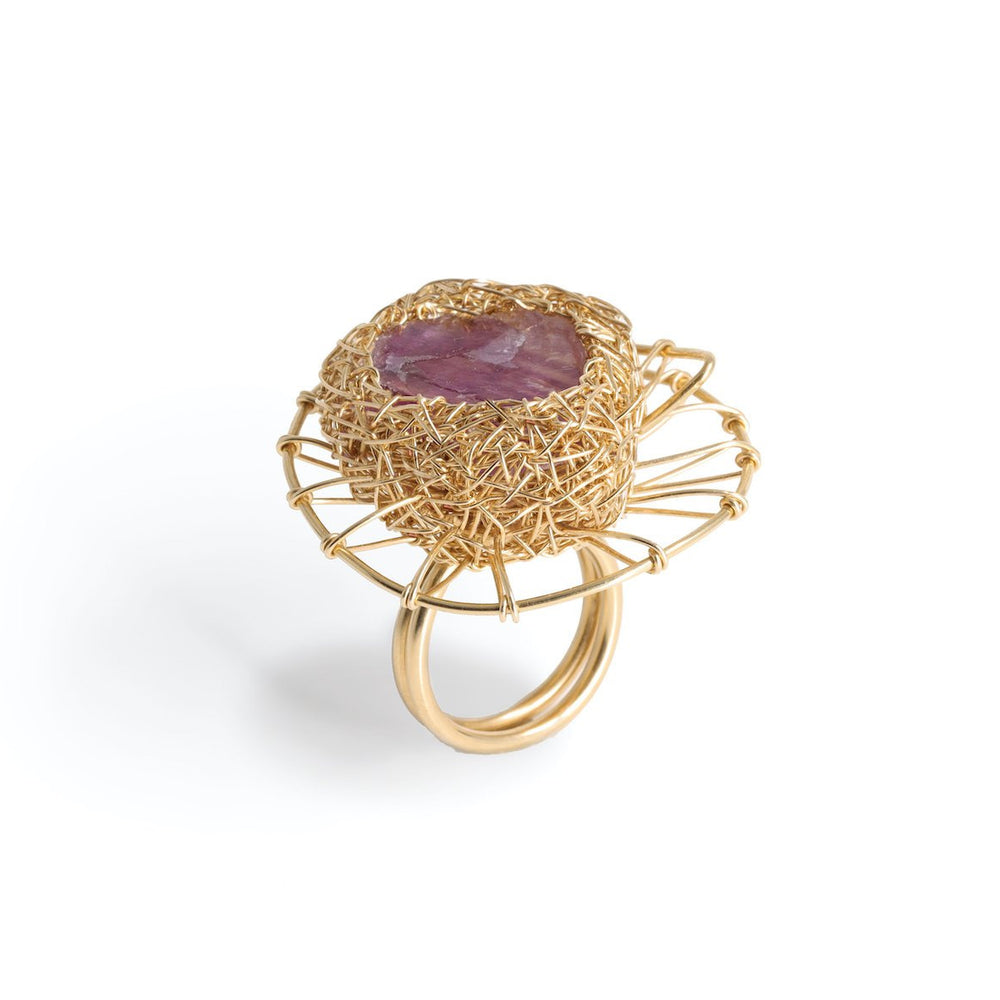 Radiant, Purple Stone ring, Fluorite Ring, Cool Style, Sheila Westera Jewellery, CocktailHour, CocktailRing, Statement jewelry, one-of-a-kind, unique, wearable art, London design, Ring, Swiss made, Beautiful rings, StatementRing, Jewellery maker, sized, yellow gold, StoneRing, RawStoneRing